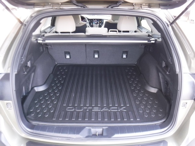 2023 Subaru Outback Premium photo 27