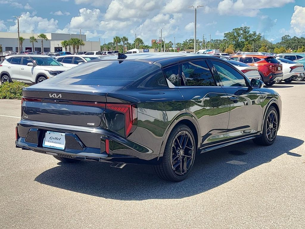 2025 Kia K4 GT-Line Turbo photo 4