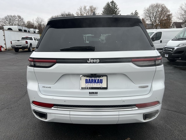 2024 Jeep Grand Cherokee Summit photo 4