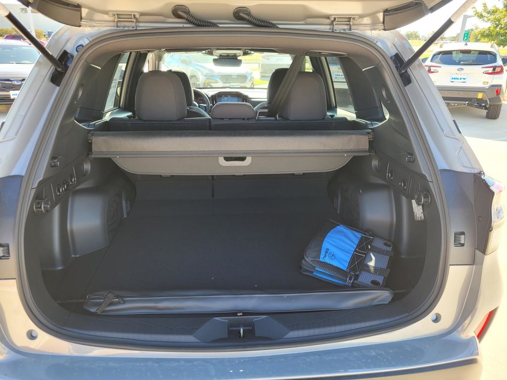 2025 Subaru Forester Premium Base photo 5