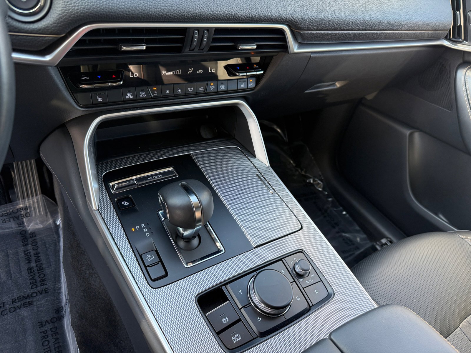 2024 Mazda CX-90 Premium photo 13