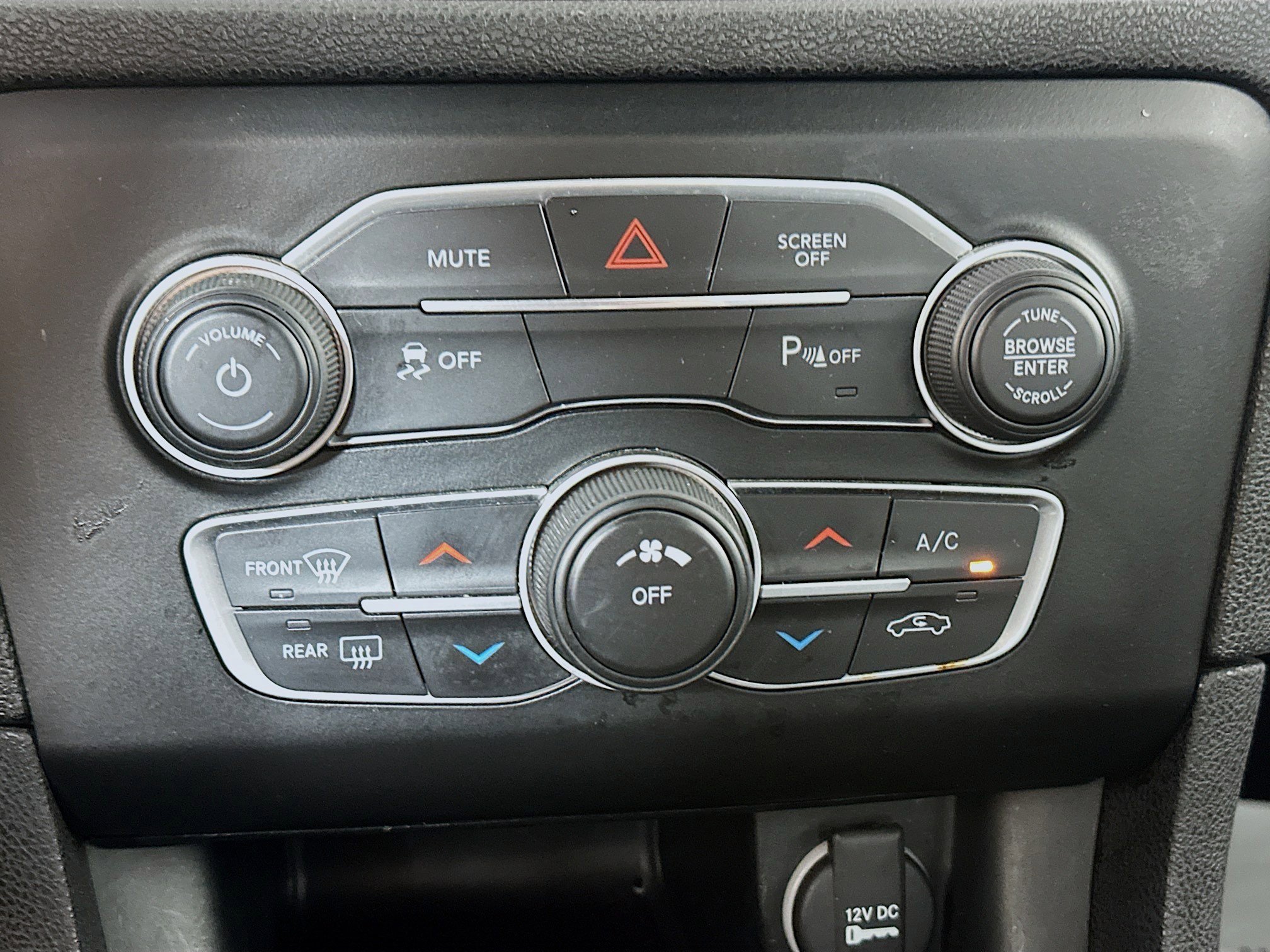2022 Dodge Charger SXT photo 13