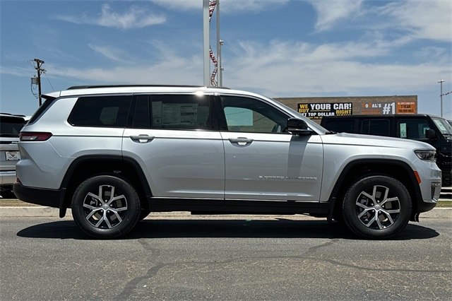 2025 Jeep Grand Cherokee Limited photo 2