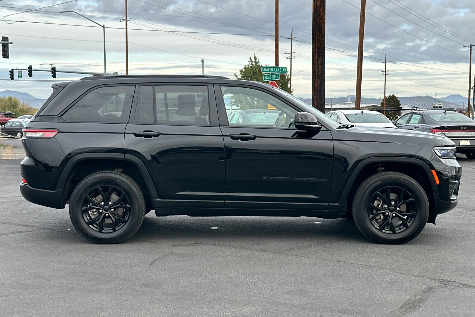 2024 Jeep Grand Cherokee Altitude X photo 3