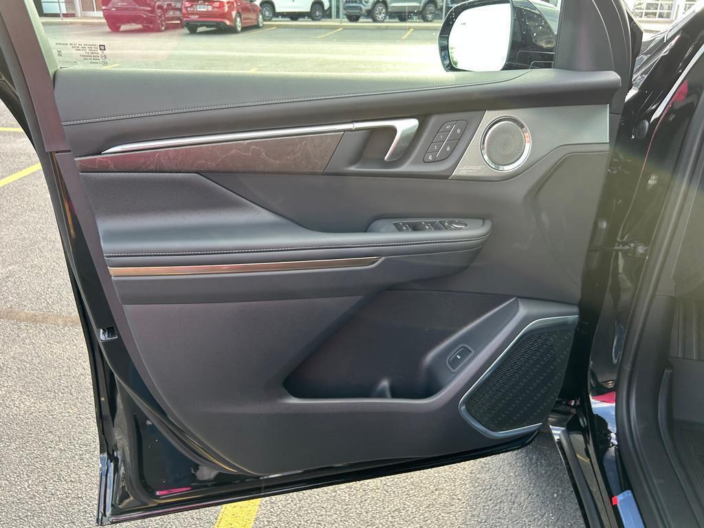 2026 Buick Enclave Avenir photo 4