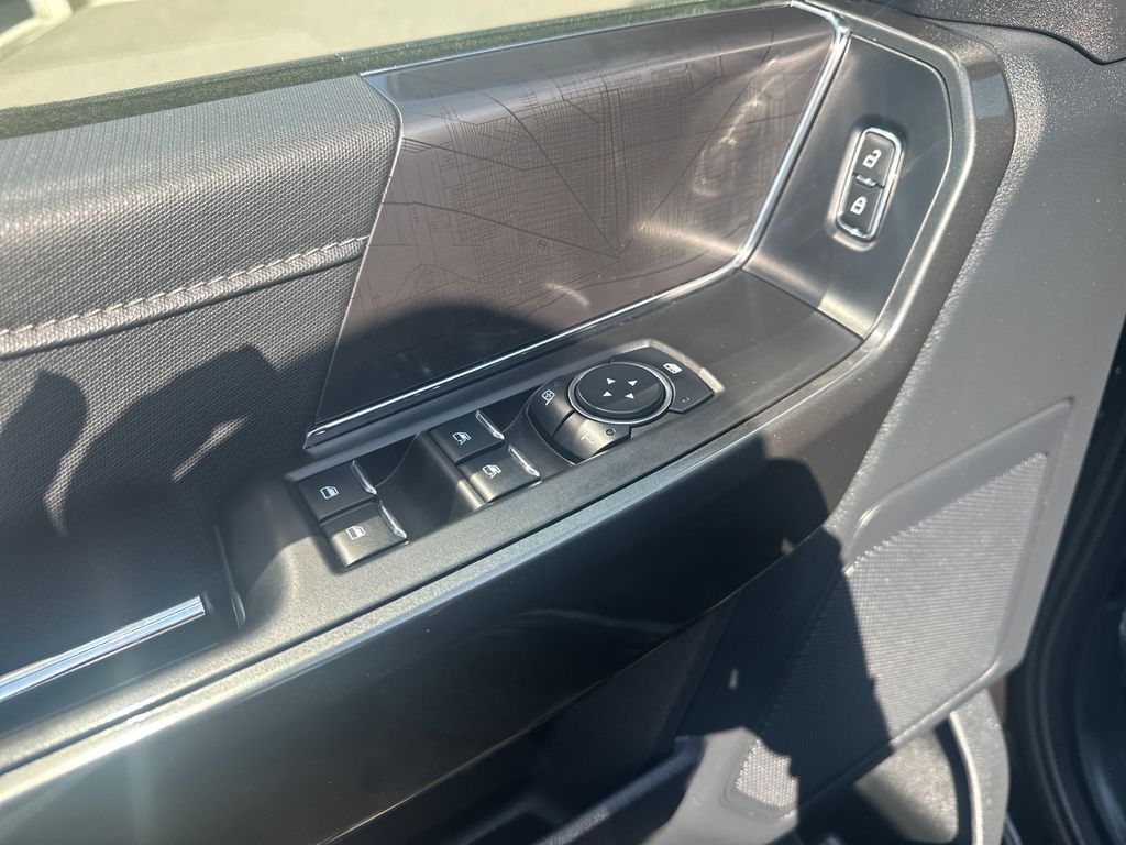 2023 Ford F-150 XLT photo 12