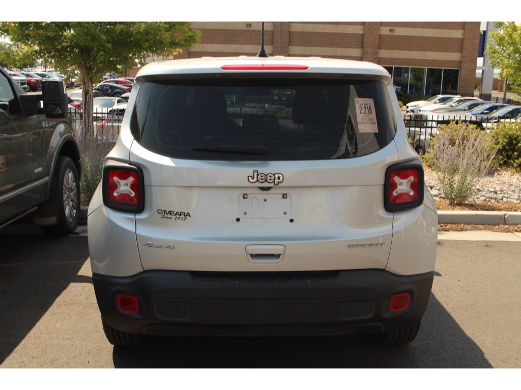 2021 Jeep Renegade Sport photo 3