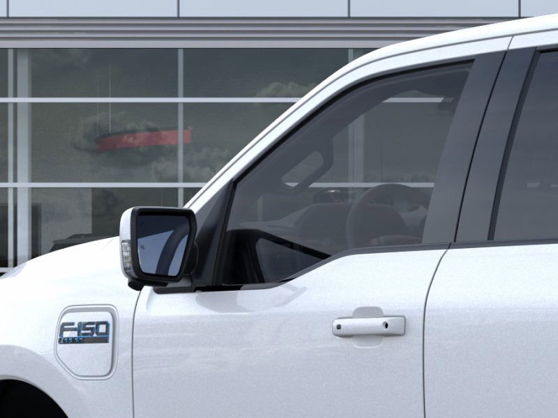 2025 Ford F-150 Lightning Lariat photo 20