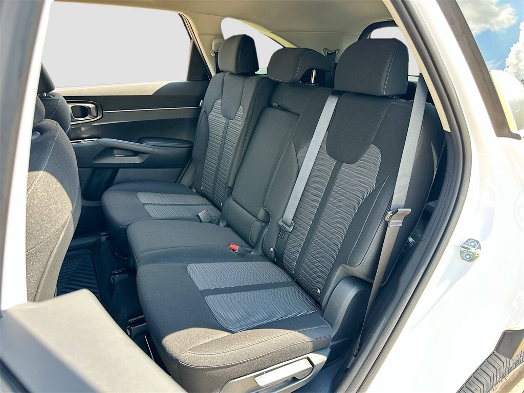 2026 Kia Sorento LX photo 22