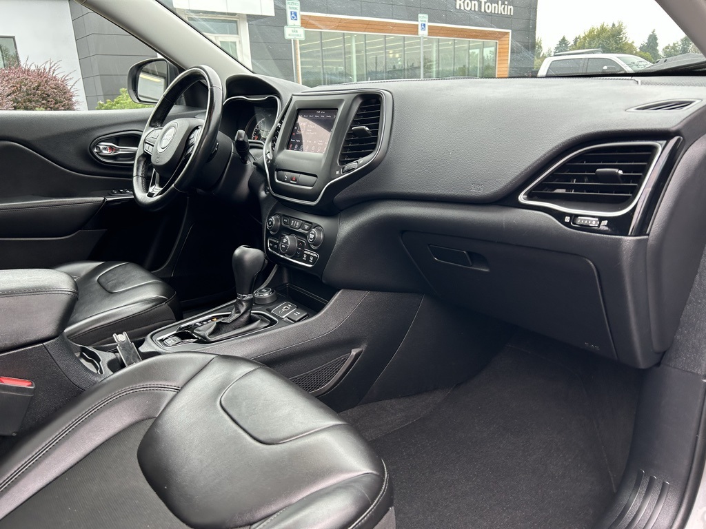 2020 Jeep Cherokee Altitude photo 25