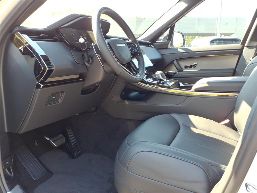 2025 Land Rover Range Rover Sport SE photo 15