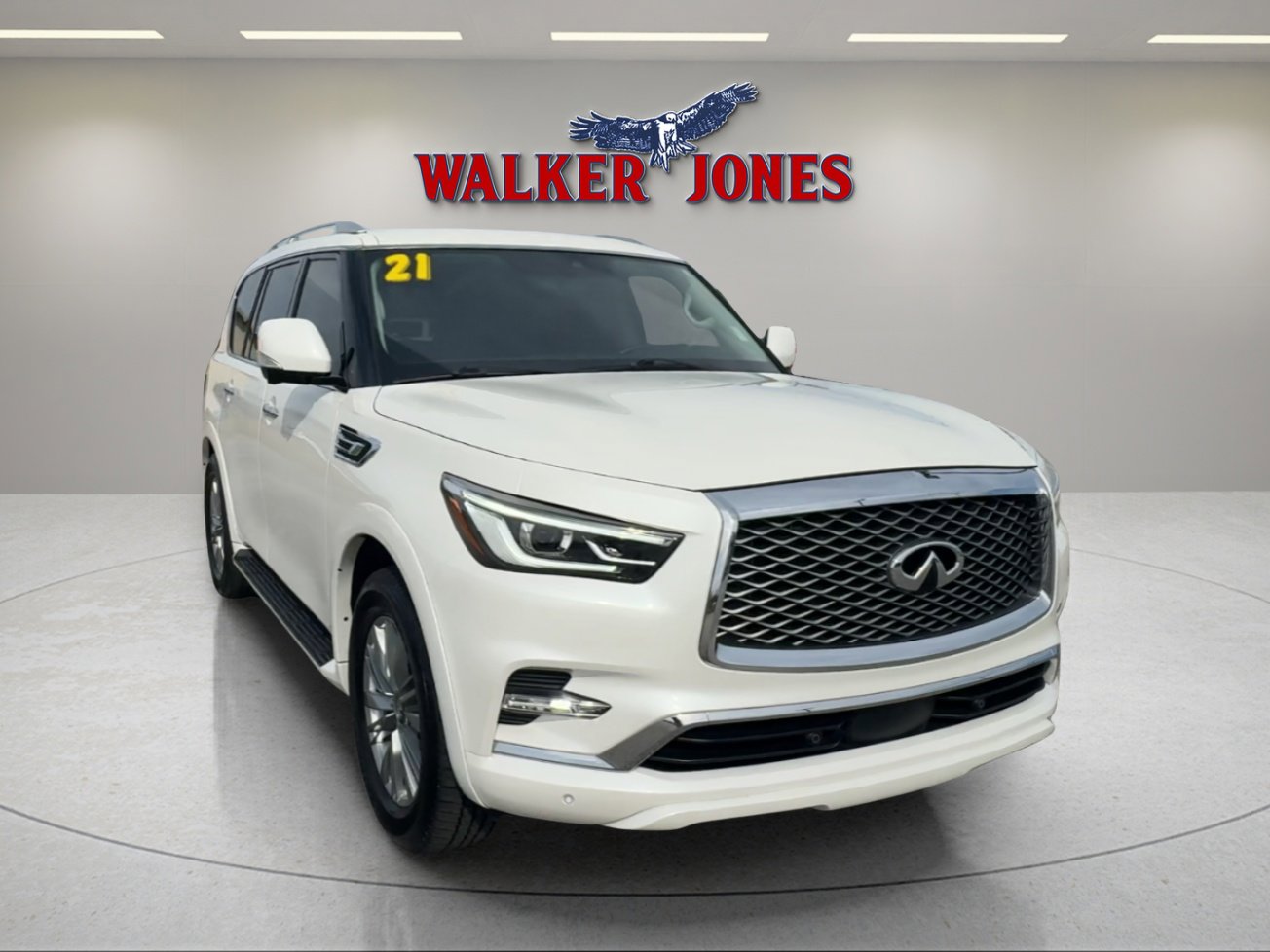 2021 INFINITI QX80's photo