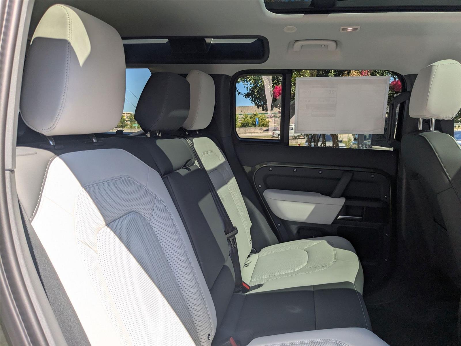 2026 Land Rover Defender 110 S photo 24