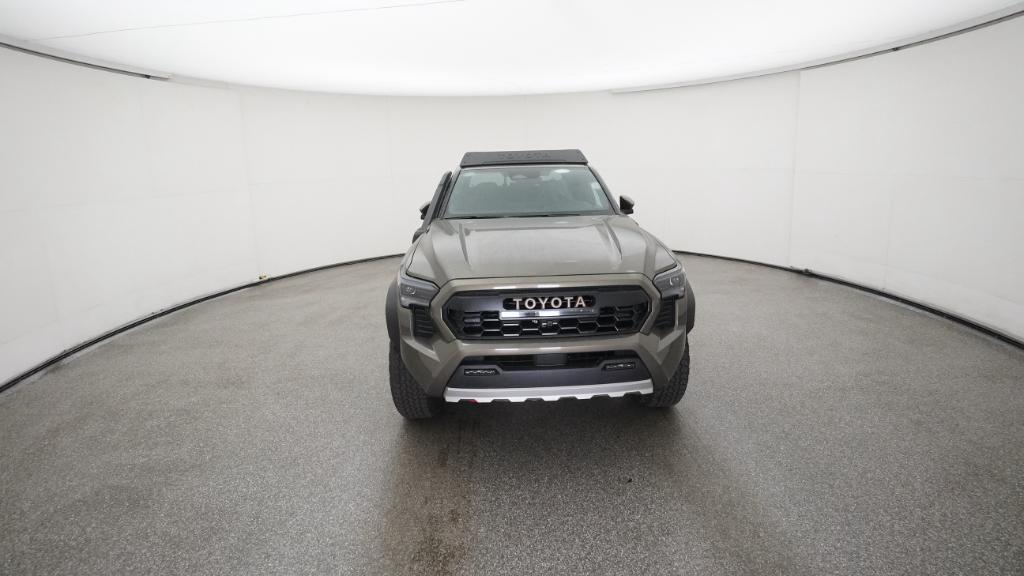 2025 Toyota Tacoma Trailhunter photo 2
