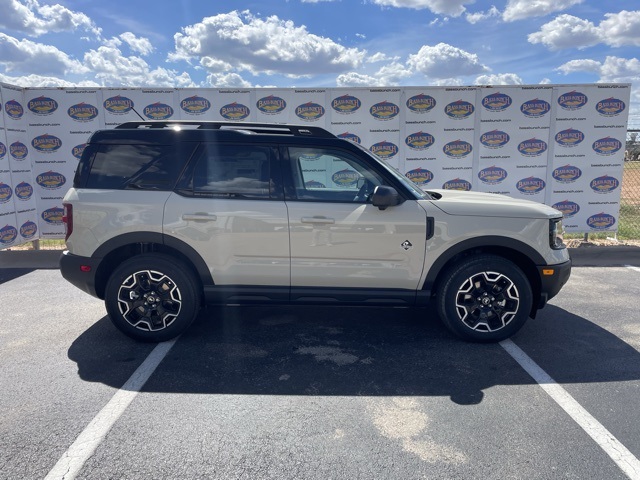2025 Ford Bronco Sport Outer Banks's photo