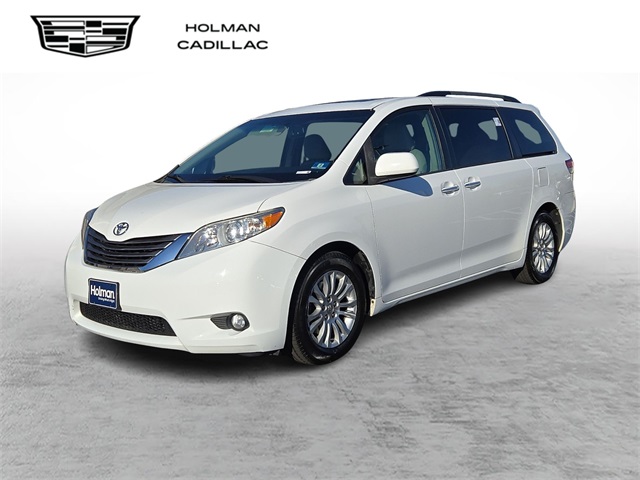 2014 Toyota Sienna Limited's photo