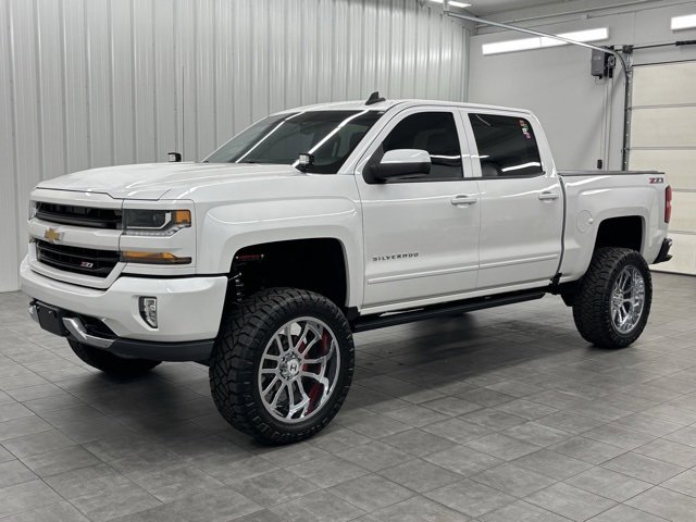 2017 Chevrolet Silverado 1500 LT photo 5