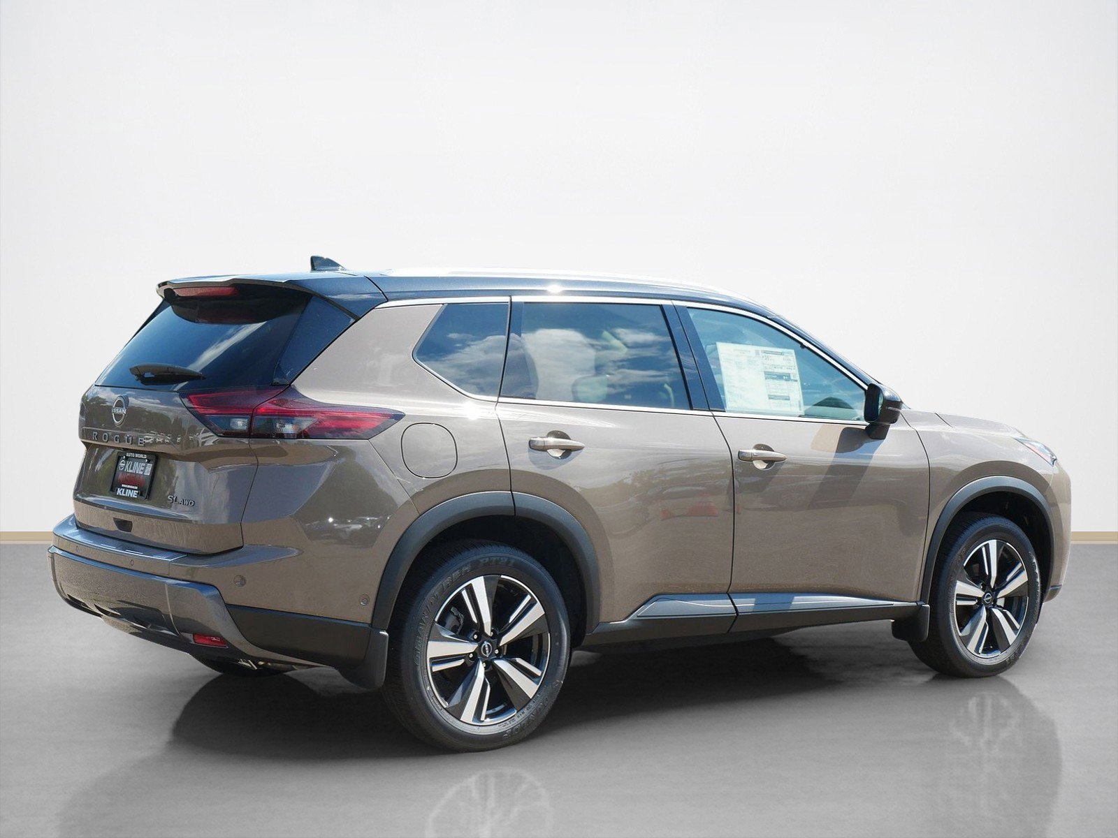 2025 Nissan Rogue SL photo 2