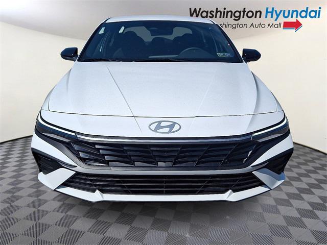 2025 Hyundai Elantra SEL Sport photo 2