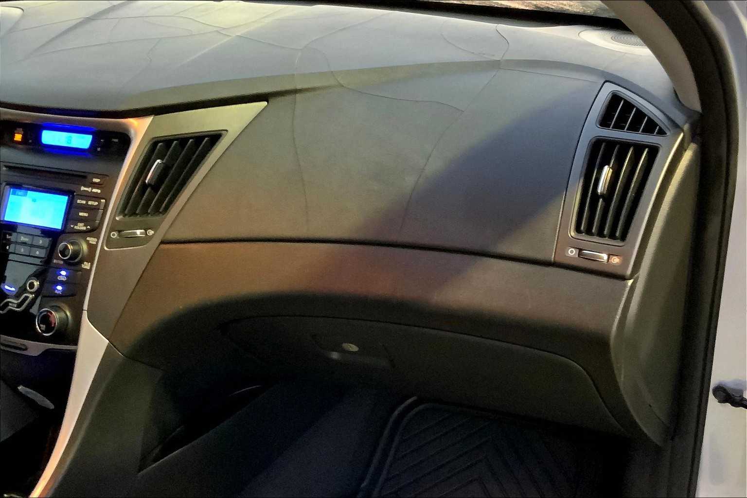 2012 Hyundai Sonata SE photo 17