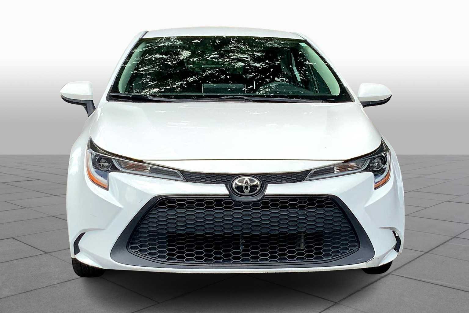 2021 Toyota Corolla LE photo 3