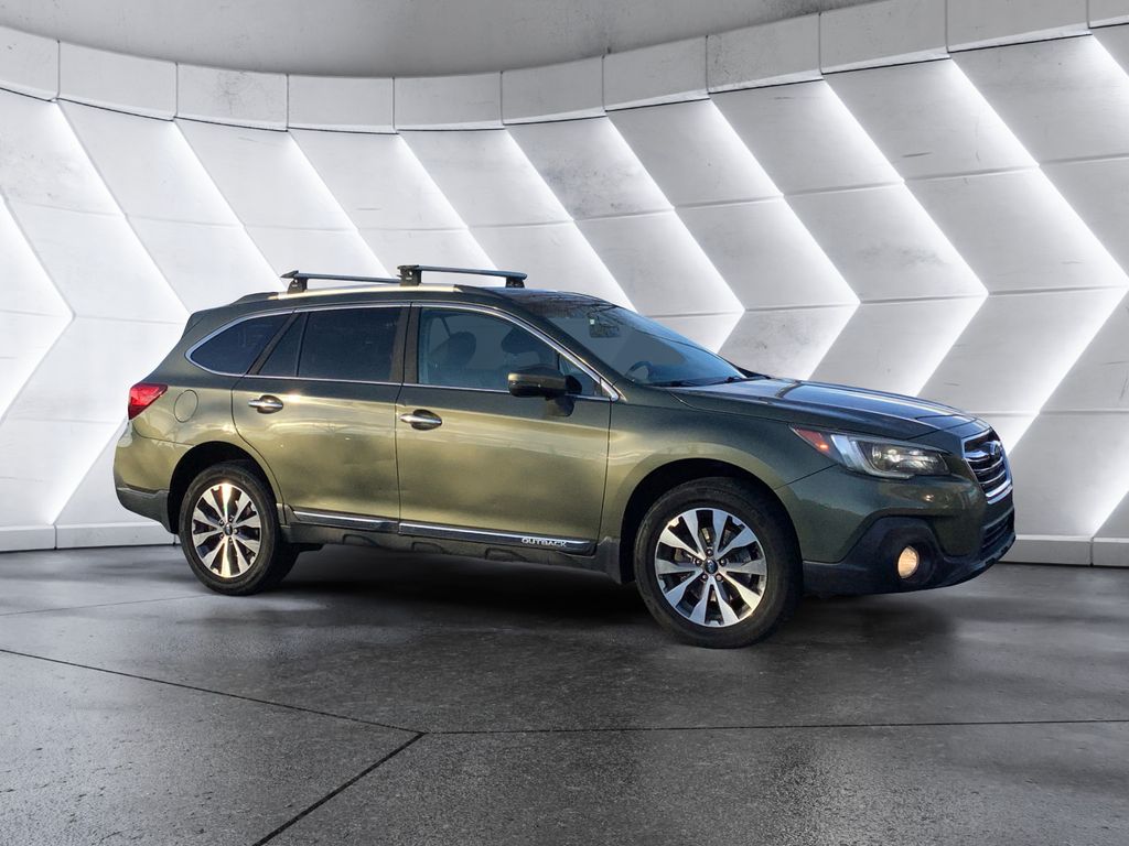 2018 Subaru Outback Touring's photo