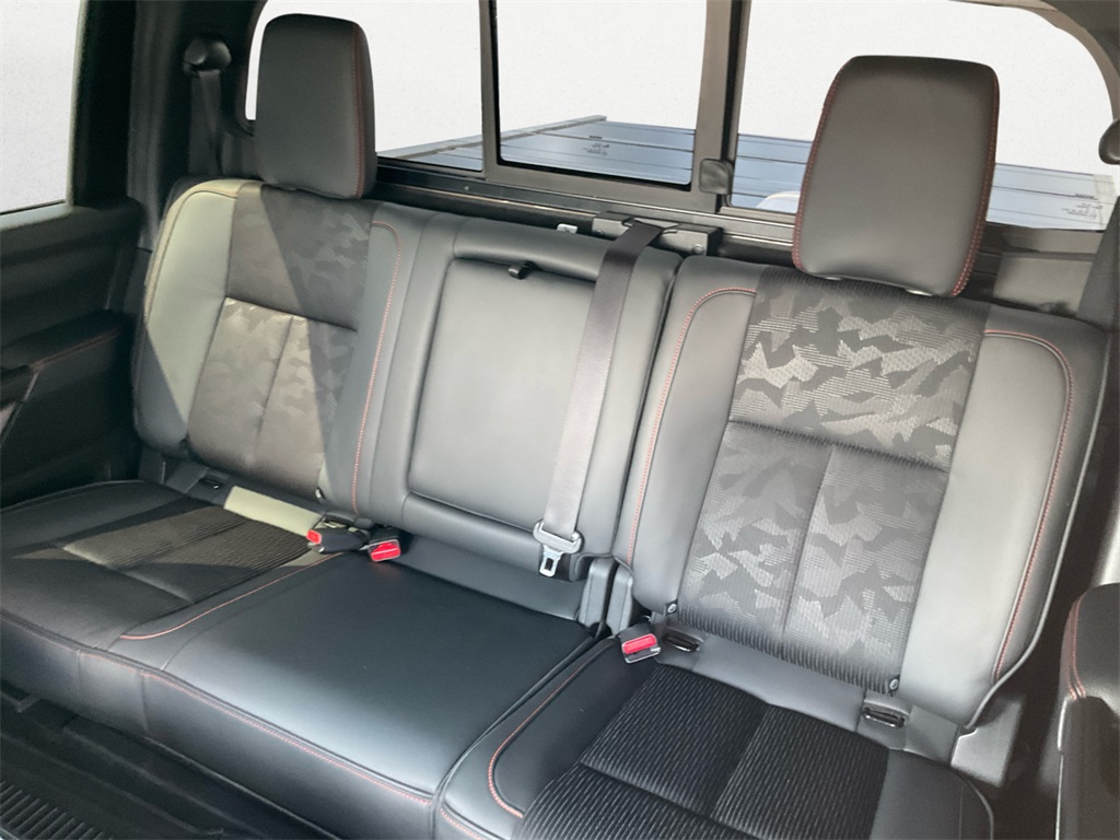2023 Nissan Titan PRO-4X photo 9