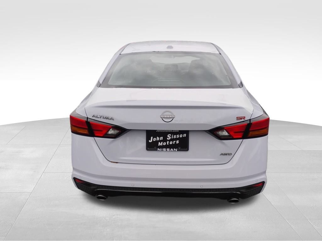 2025 Nissan Altima 2.5 SR photo 5