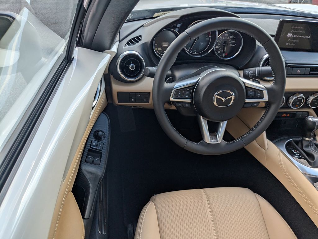 2025 Mazda MX-5 Miata Miata RF Grand Touring photo 14