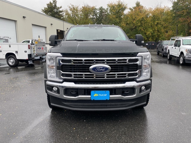 2025 Ford F-550 photo 2