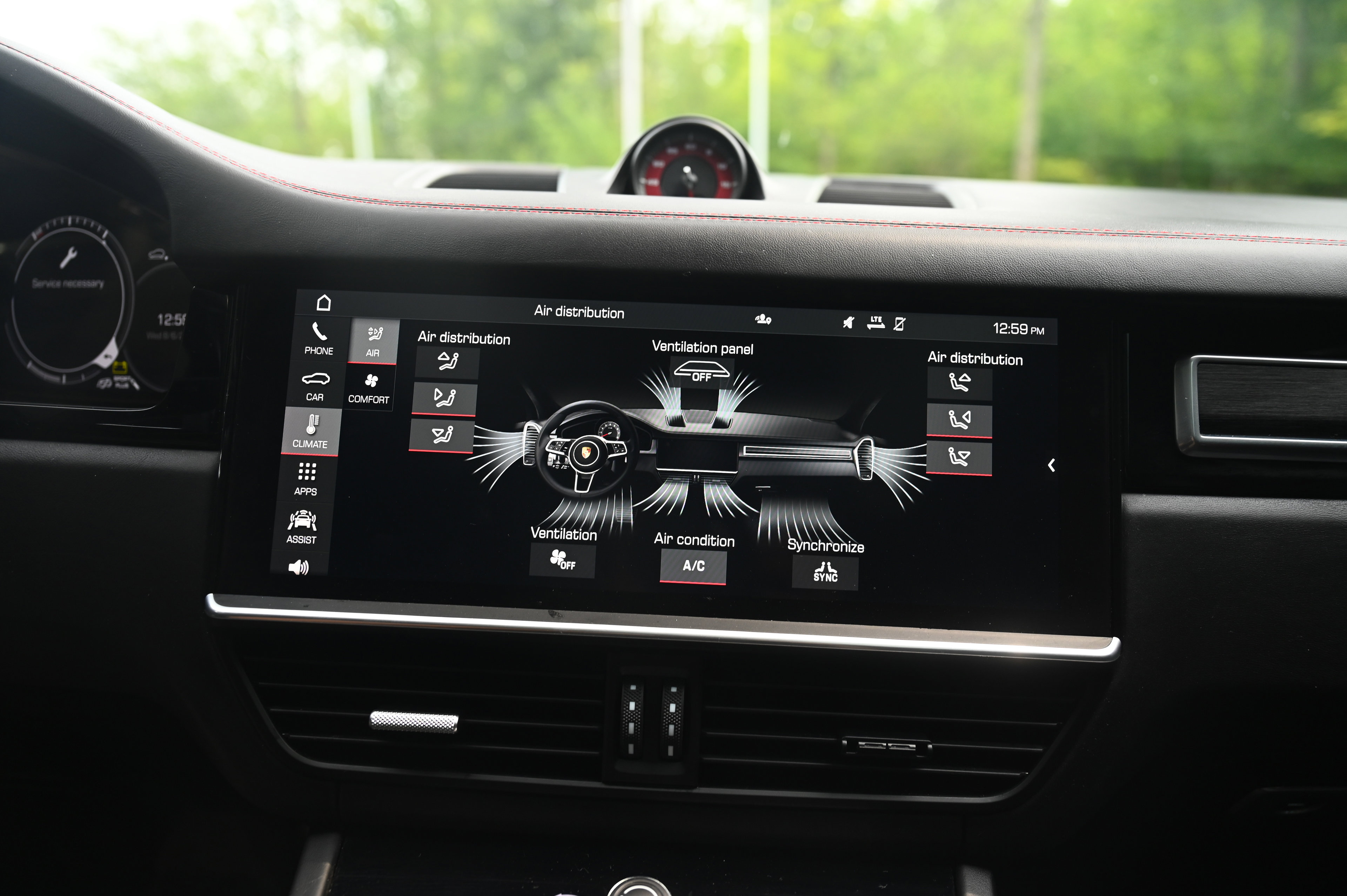 2021 Porsche Cayenne GTS Coupe photo 17