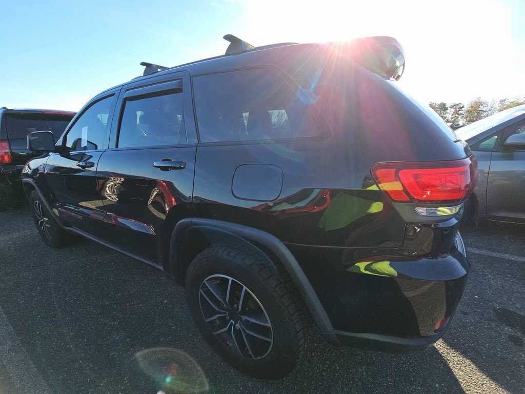 2021 Jeep Grand Cherokee Trailhawk photo 2