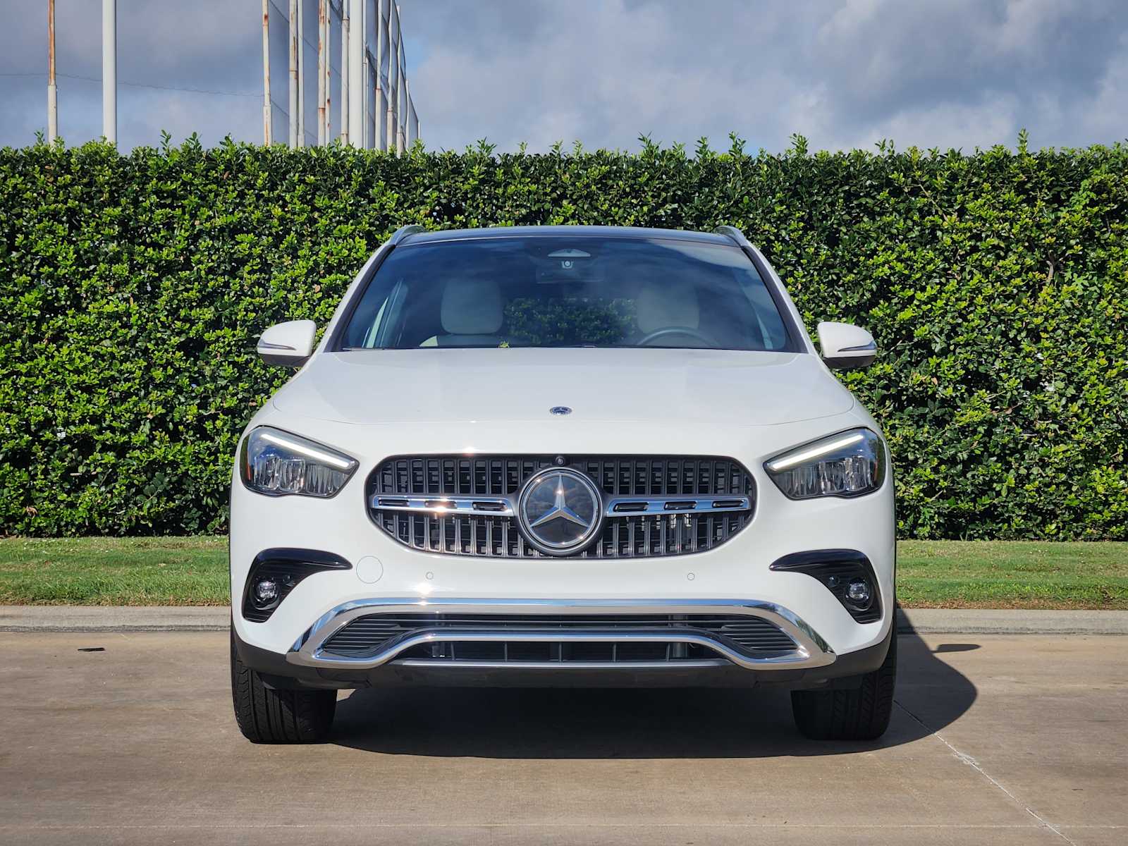 2025 Mercedes Benz GLA 250 photo 2