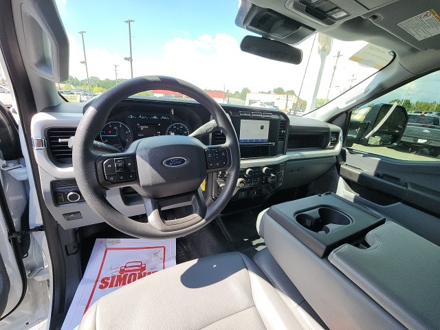 2024 Ford F-350 photo 13
