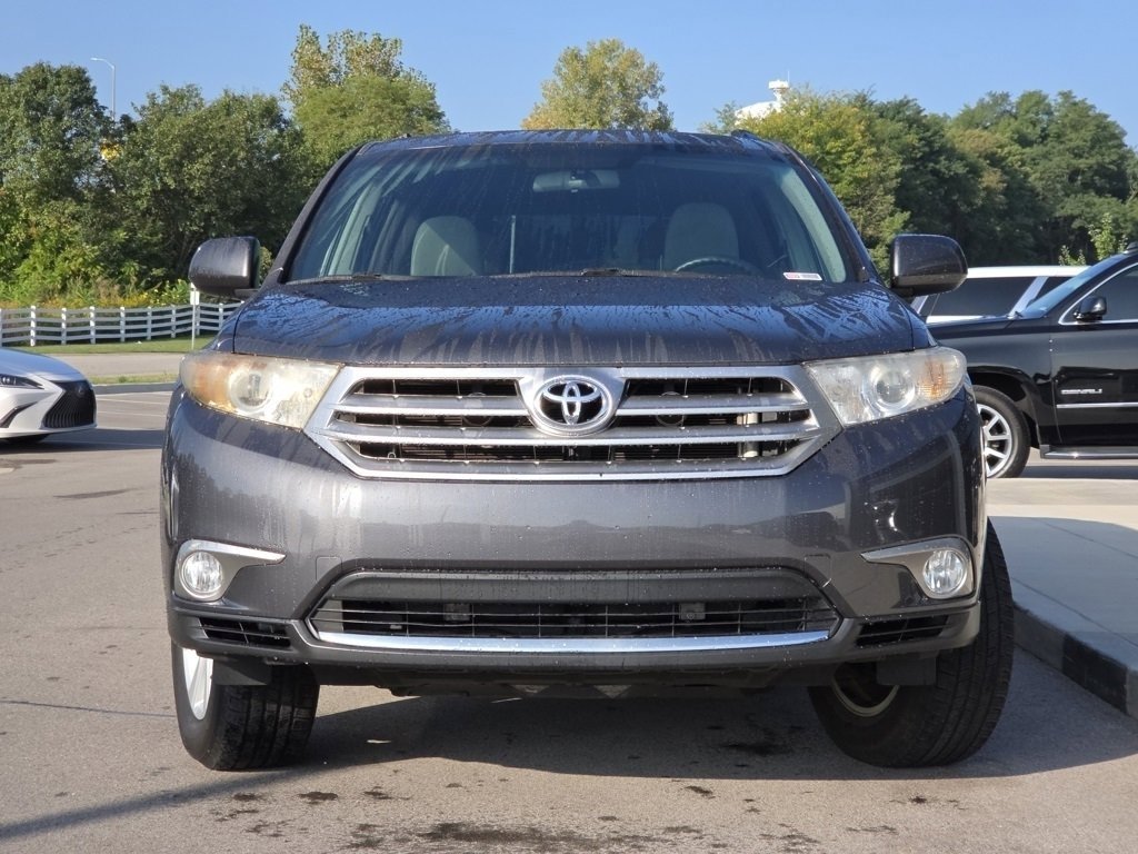 2013 Toyota Highlander Base photo 2
