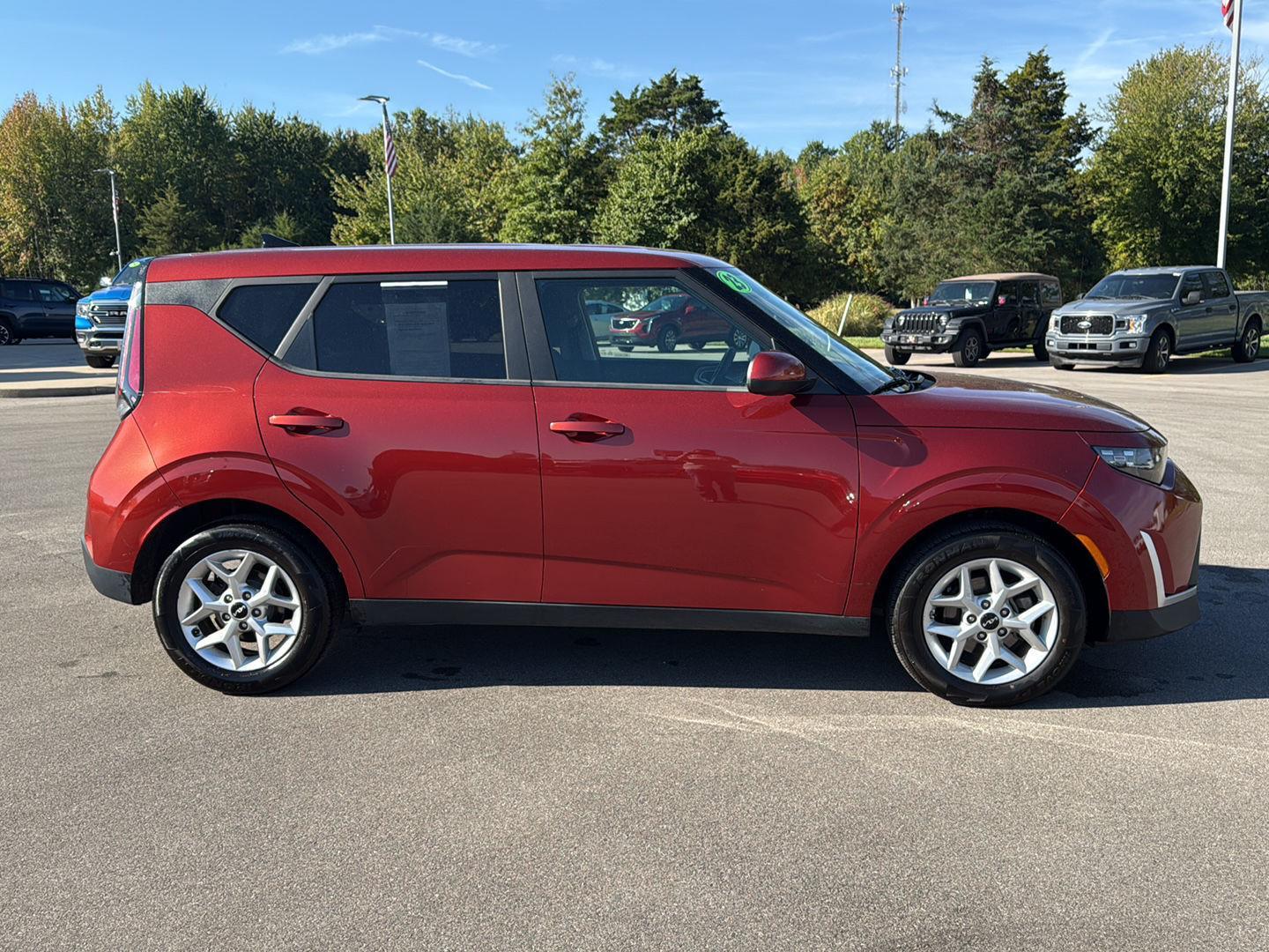 2023 Kia Soul LX photo 4