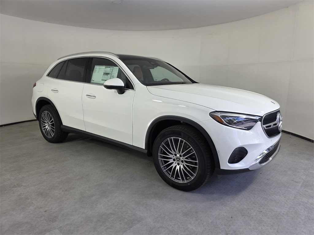 2026 Mercedes-Benz GLC Base's photo
