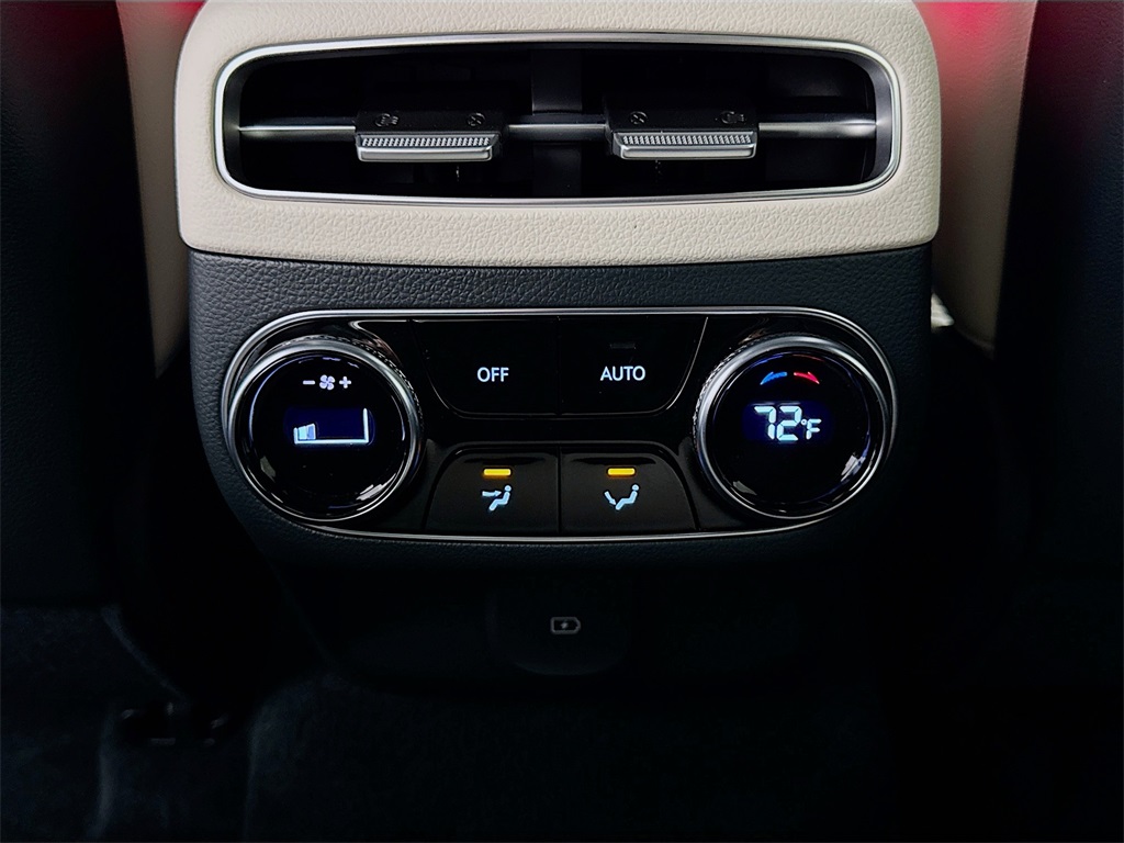 2024 Genesis Electrified GV70 Advanced photo 14