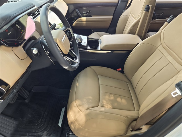 2025 Land Rover Range Rover Sport SE photo 8