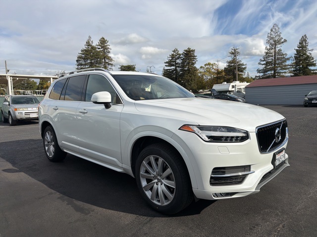 2017 Volvo XC90 Momentum