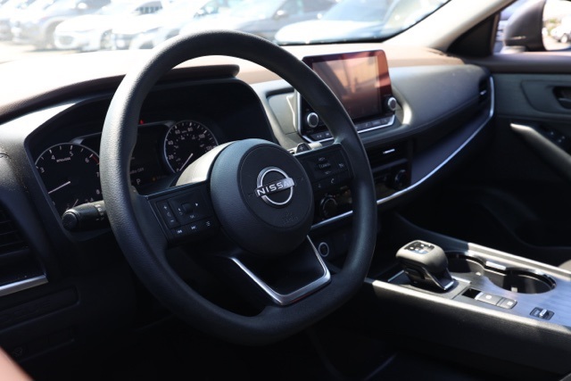 2023 Nissan Rogue S photo 9