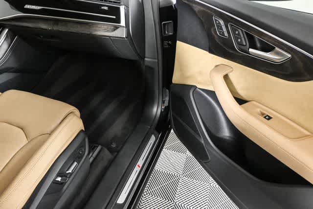 2019 Audi Q8 line Prestige photo 22