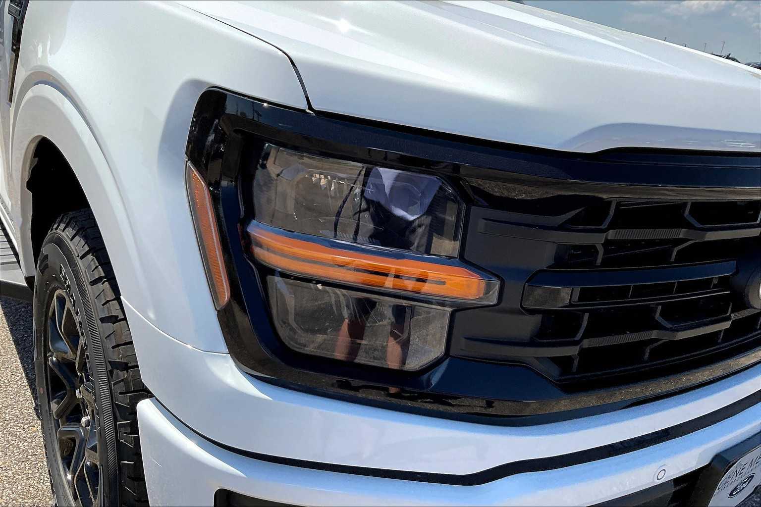 2025 Ford F-150 XLT photo 13