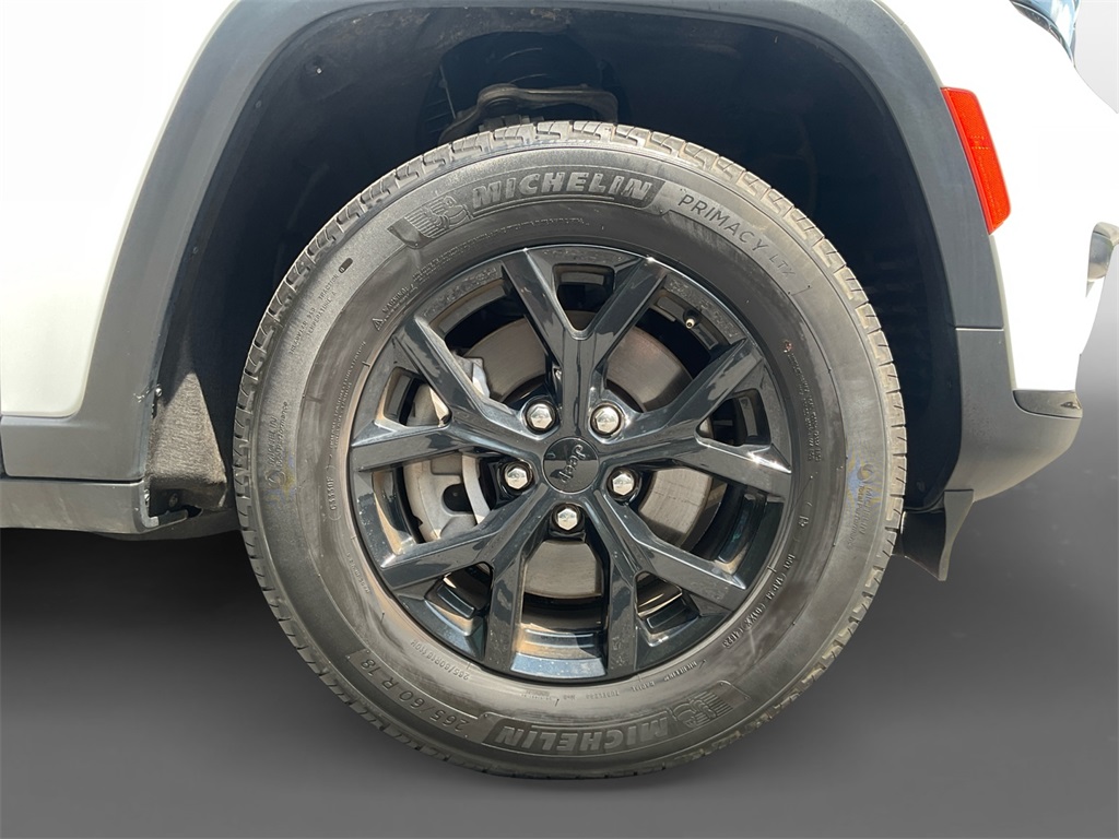 2024 Jeep Grand Cherokee Altitude photo 6