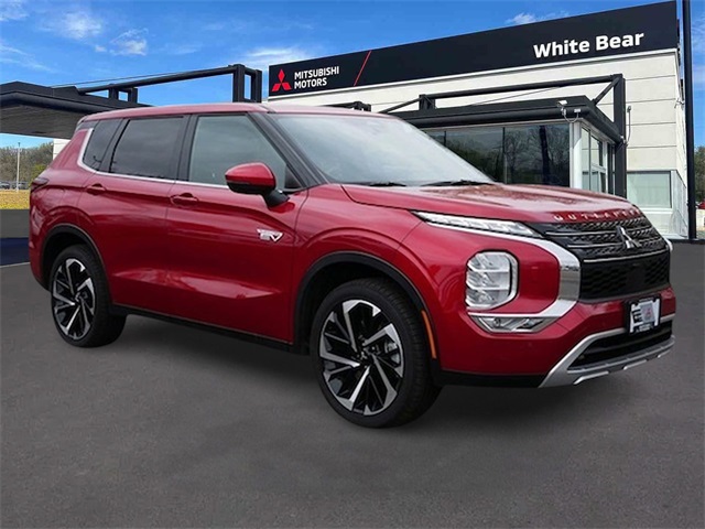 2025 Mitsubishi Outlander Plug-in Hybrid SE's photo