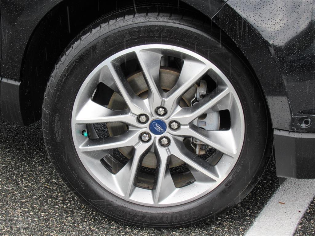 2017 Ford Edge Titanium photo 4