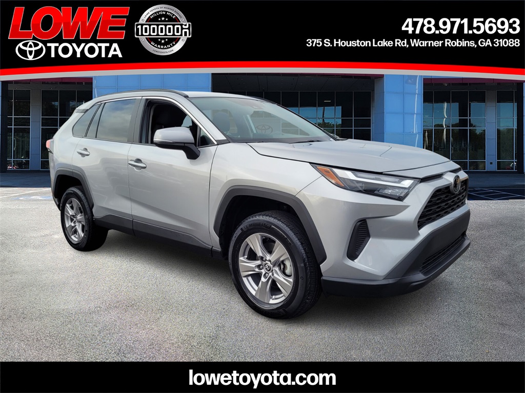 2023 Toyota RAV4 XLE's photo