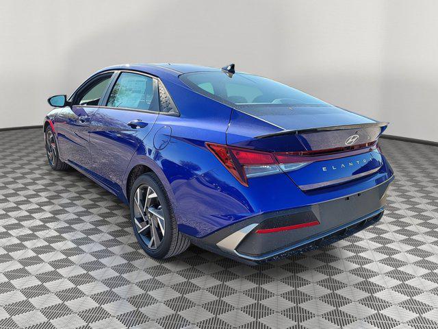 2025 Hyundai Elantra SEL Sport photo 3