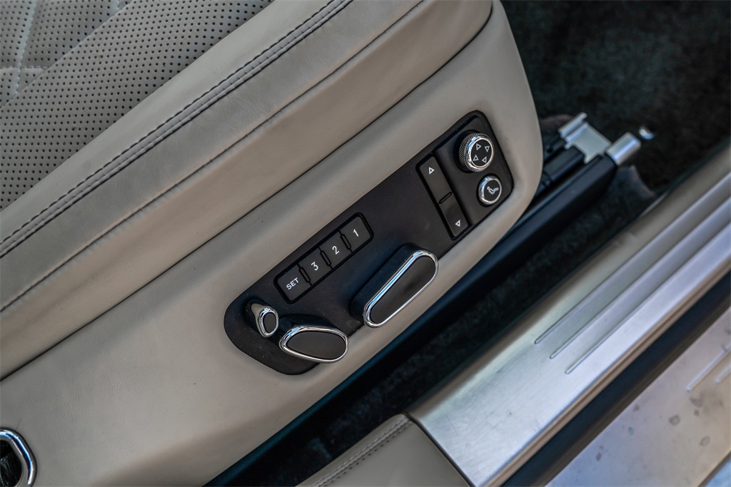 2018 Bentley Flying Spur V8 photo 22