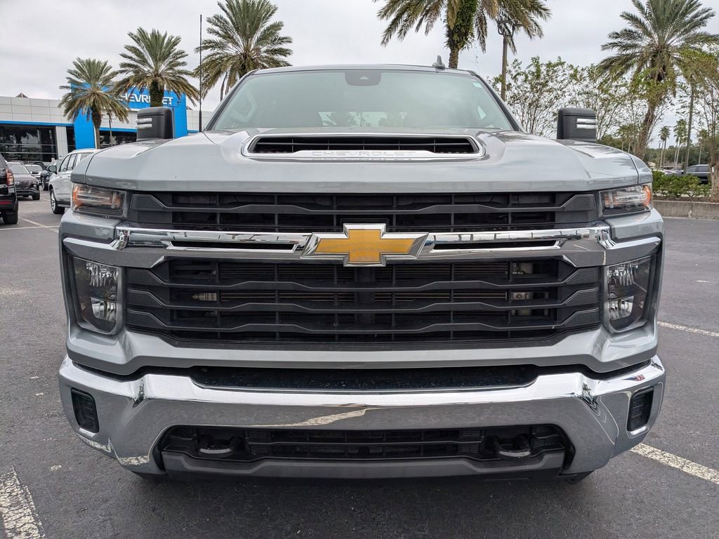 2024 Chevrolet Silverado 3500HD LT photo 3